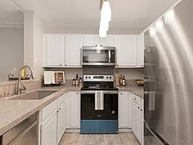 Foto del edificio - 3440 Lebon Dr