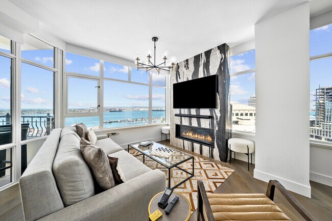 Foto del edificio - 700 W Harbor Dr
