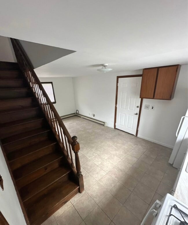 Building Photo - 17 Towne Ln