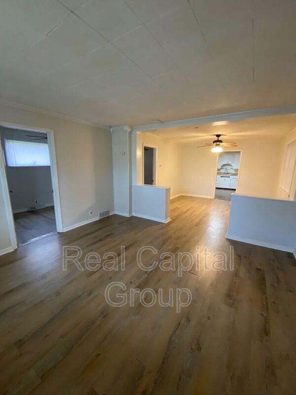 Foto del edificio - 305 Cable St