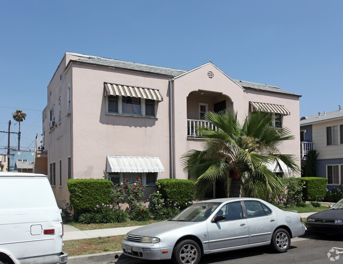 Foto del edificio - 6812 Stafford Ave