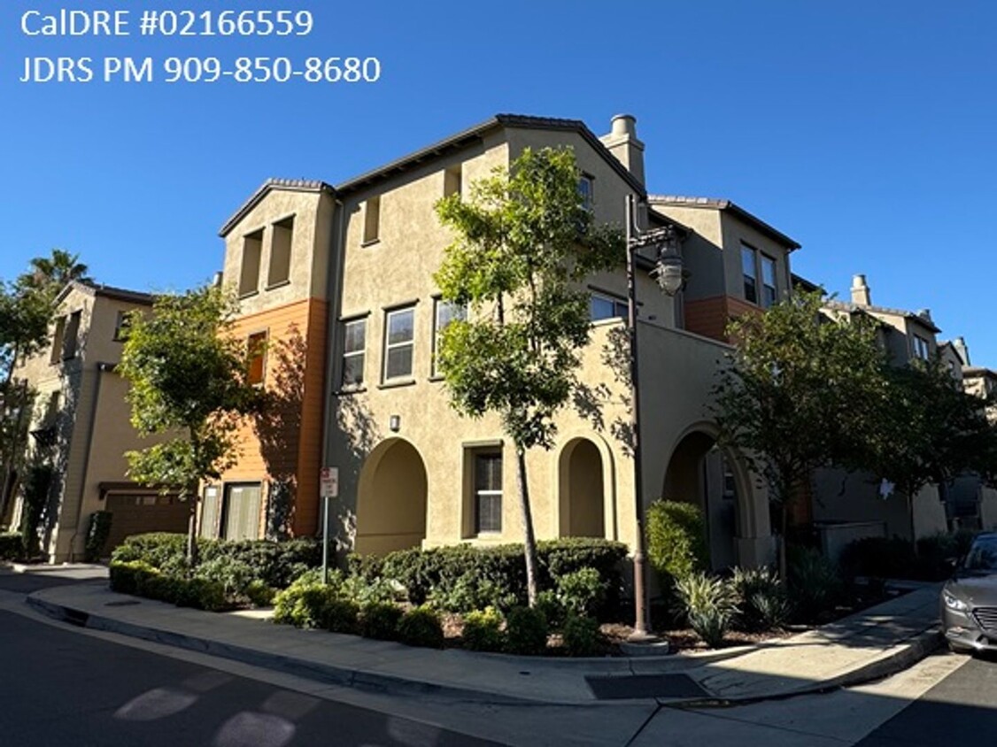 Foto principal - Rancho Cucamonga 3 bedroom Townhouse