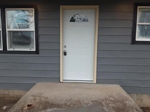 Building Photo - 2947 Lasalle St