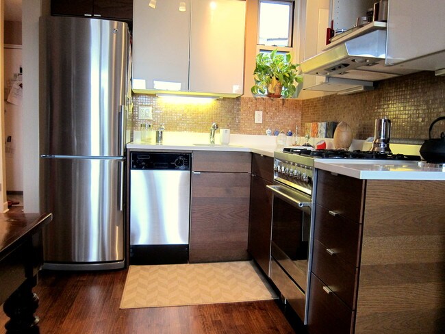 Foto del edificio - 515 E 88th St