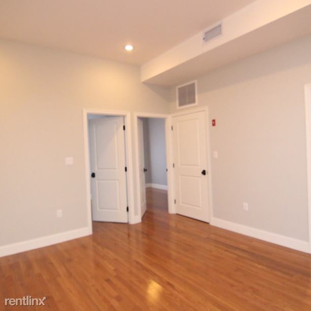 Building Photo - 6156 Gates Ave