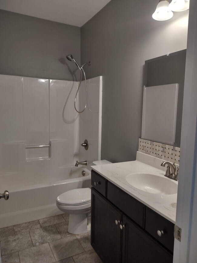 Building Photo - 703 Cherry Tree Dr
