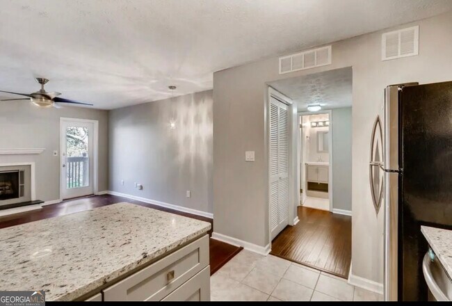 Building Photo - 918 Dunbar Dr