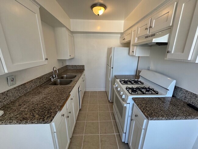 Foto del edificio - 4023 W 141st St