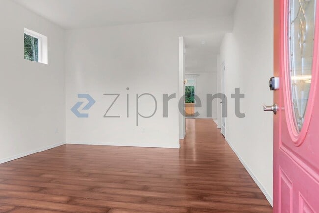 Building Photo - 18507 26th Ave SE