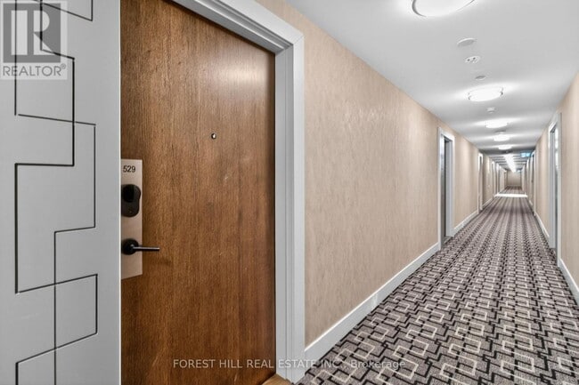 Photo du bâtiment - 100 Eagle Rock Way