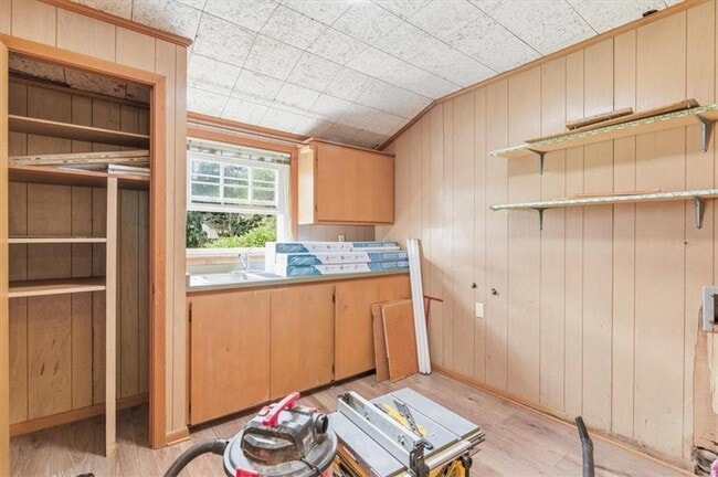 Building Photo - 704 Fort King George Dr