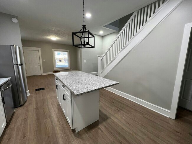 Building Photo - 3628 Birchwood Ave