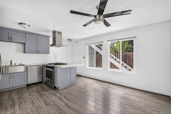 Foto del edificio - 3901 E 11th St