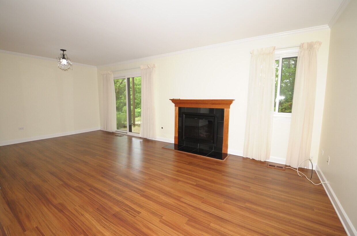 Primary Photo - 356 Bloomfield Ln
