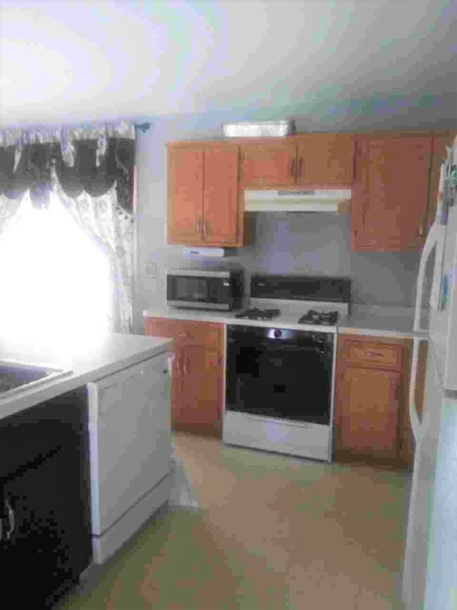 Building Photo - 10965 Urbank Ct NE