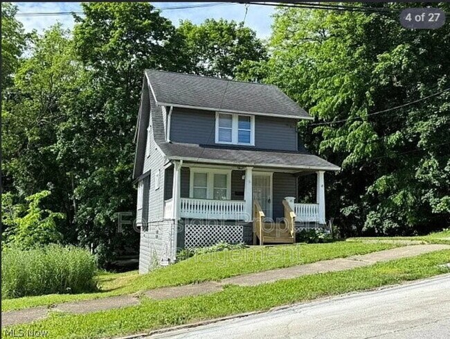 Foto del edificio - 692 W Thornton St