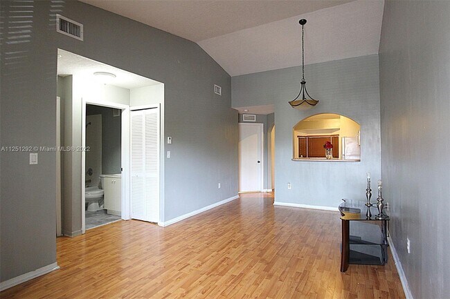 Foto del edificio - 1250 SE 31st Ct