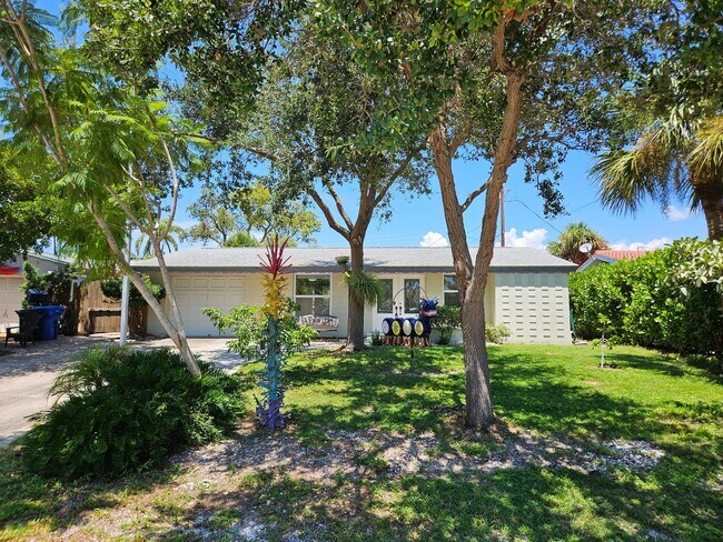 Building Photo - Annual rental – Charming VENICE ISLAND Hom...