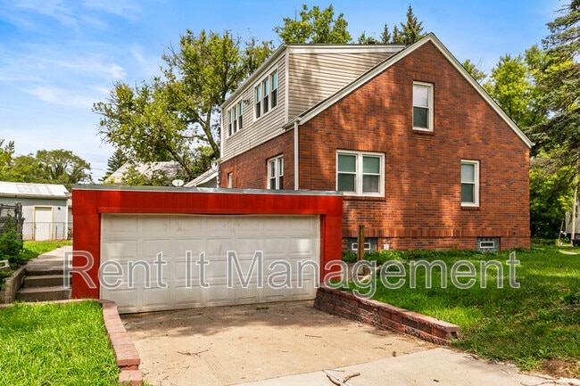 Building Photo - 4102 N 40th Ave