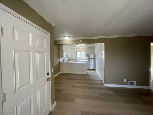 Foto del edificio - 1 Bedroom Just Blocks From the Ocean