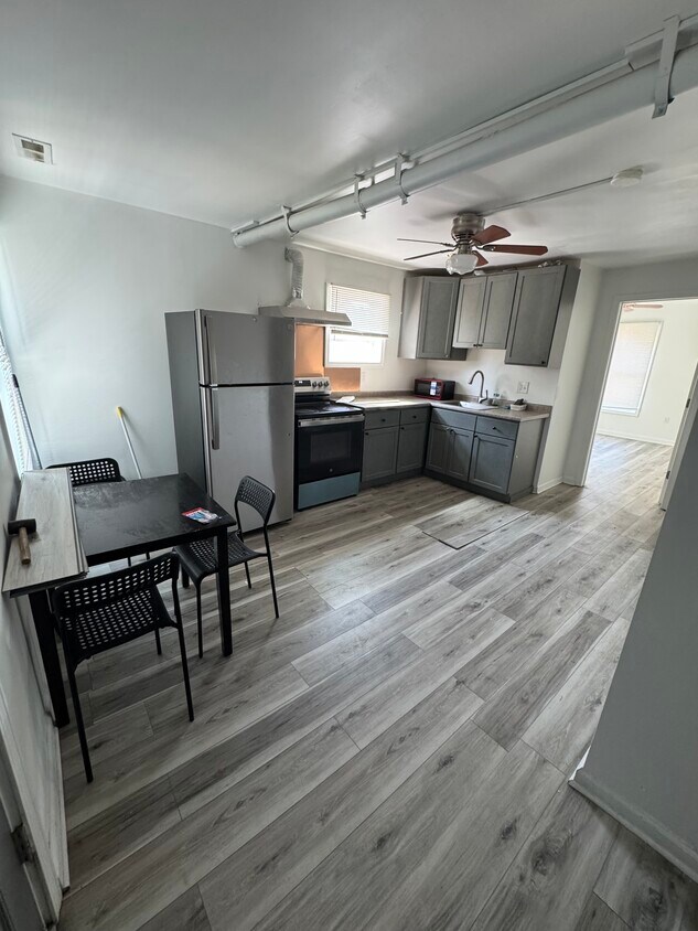 Foto principal - 93 Winchester Ave