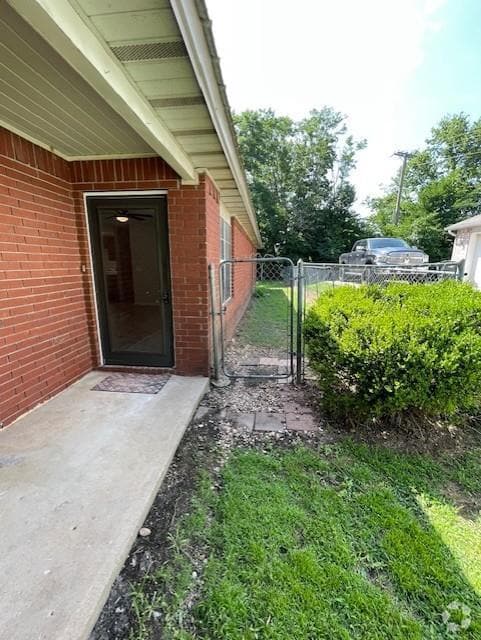 Building Photo - 1679 N Saddlehorn Ave