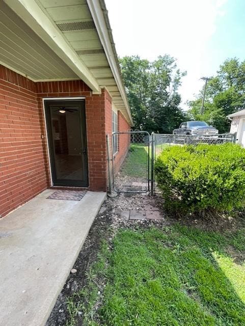 Primary Photo - 1679 N Saddlehorn Ave