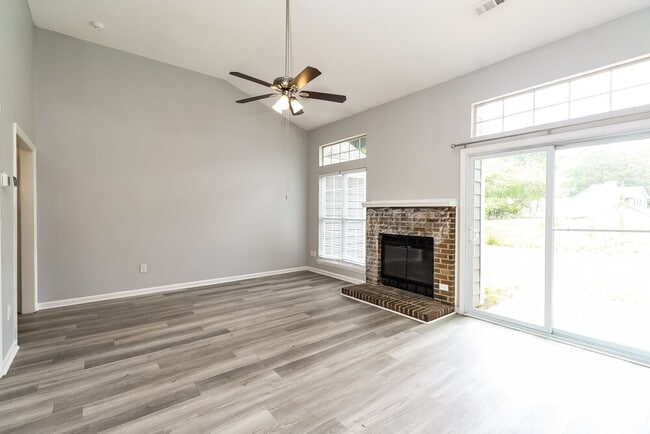Building Photo - 6115 Sunstone Dr