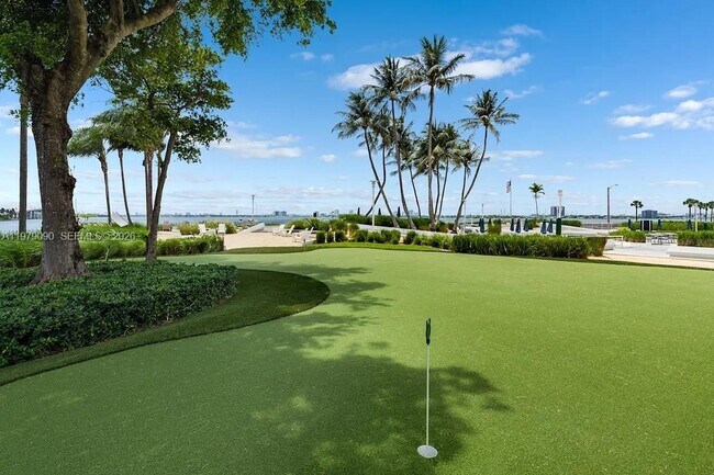 Foto del edificio - 555 NE 34th St