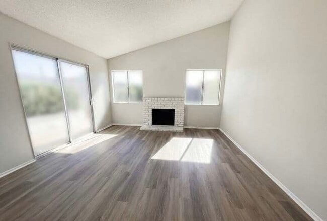 Building Photo - 13142 E Mesa Verde Dr