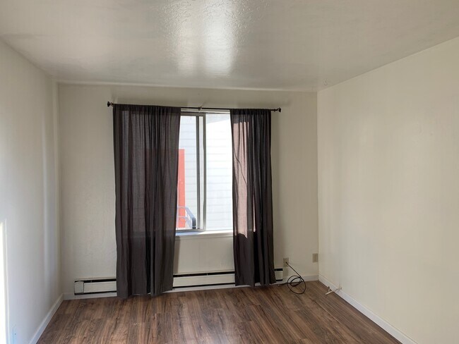 Foto del edificio - 1650 Grant Ave