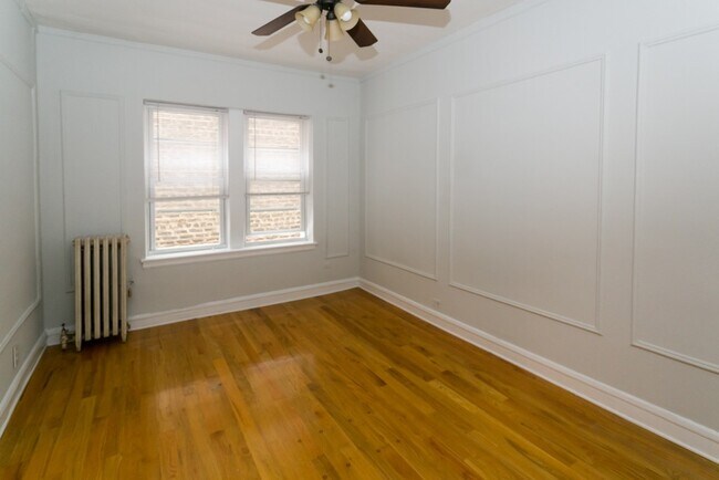 Building Photo - 2832 N Burling St