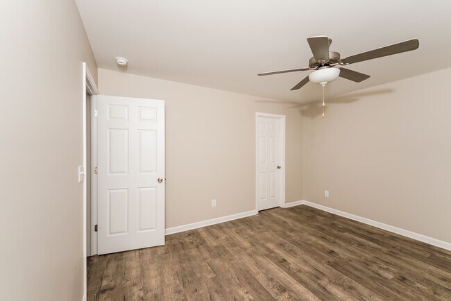 Foto del edificio - 200 Willowridge Ln