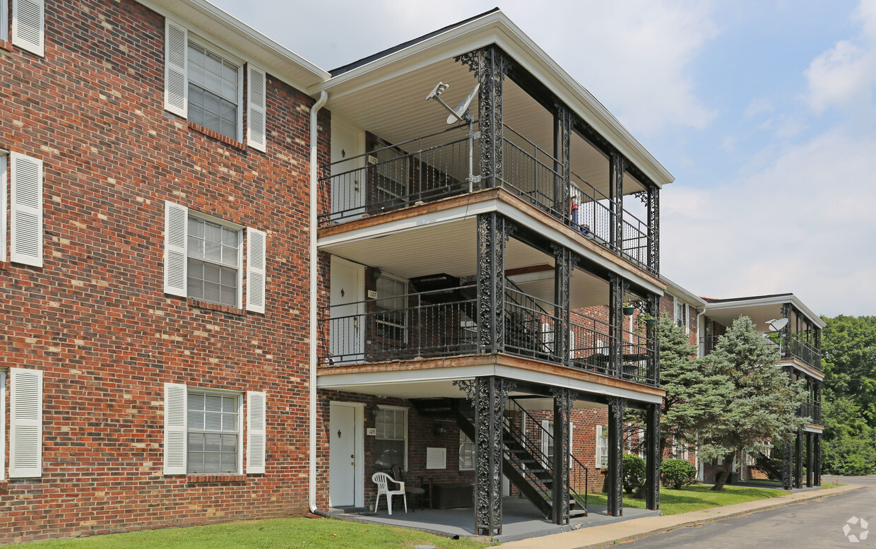 Foto principal - Whispering Hills Apartments Southeast