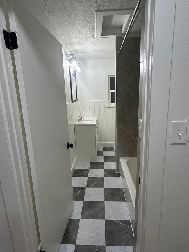 Foto del edificio - 2843 Grant Ave