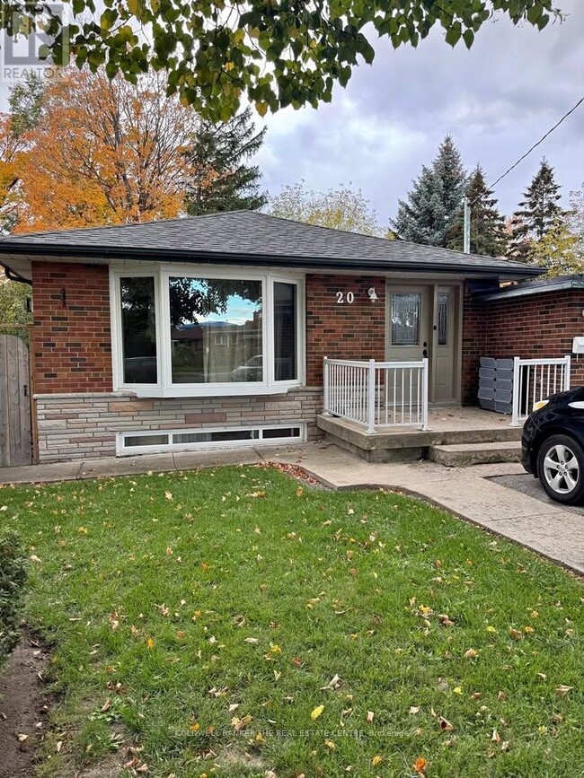 Building Photo - 20 Roseglor Crescent