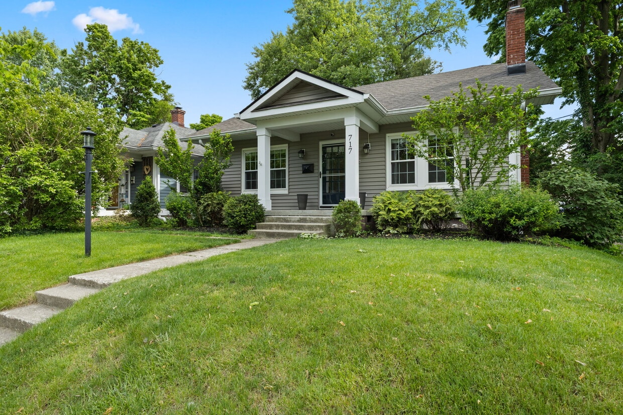 Primary Photo - 717 E 55th St