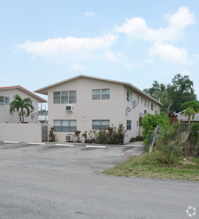 Primary Photo - 1010 SW 16th Ave