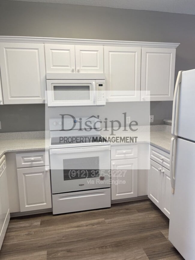 Foto del edificio - 24 Cypress Ln