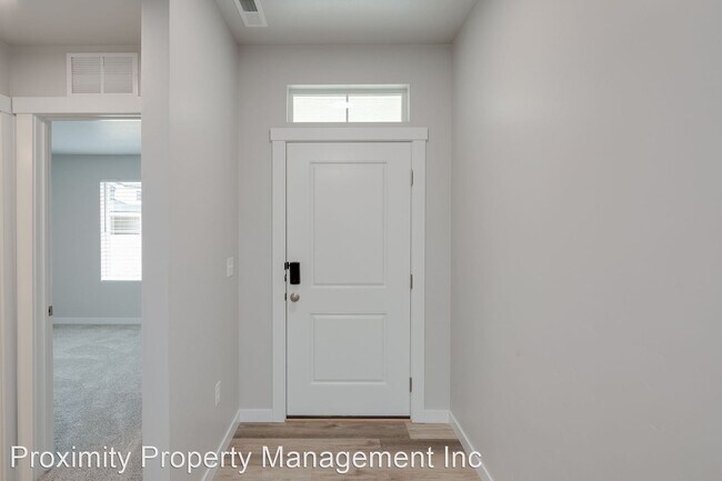 Building Photo - 4 br, 2 bath House - 3055 S. Green Forest Way