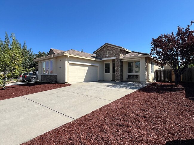 Foto del edificio - 3 Bed, 2 Bath Elk Grove Home