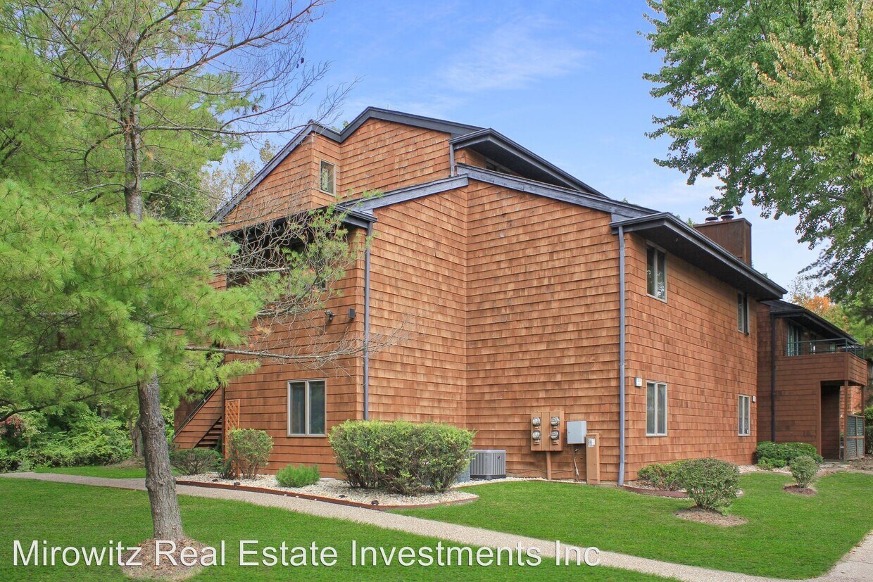 Primary Photo - 2 br, 1 bath House - 13831 Amiot Drive A