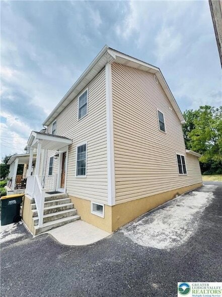 Building Photo - 2671 Levans Rd