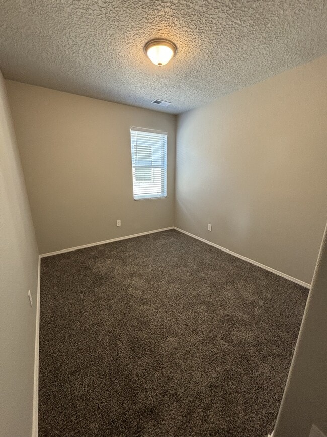 Building Photo - 598 Turmalina Dr SE