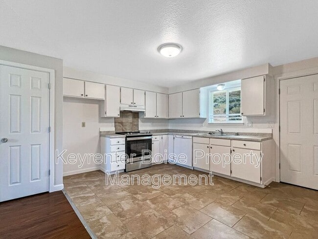 Building Photo - 4101 S Minuteman Way