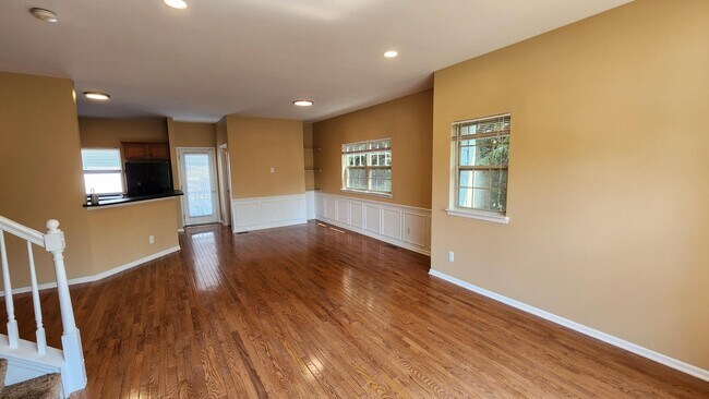 Foto del edificio - 1574 Kessler Ave