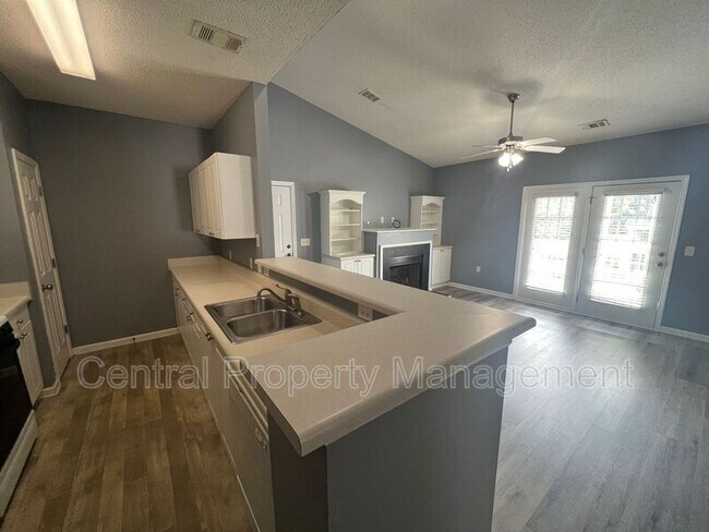 Building Photo - 231 McKenna Cir