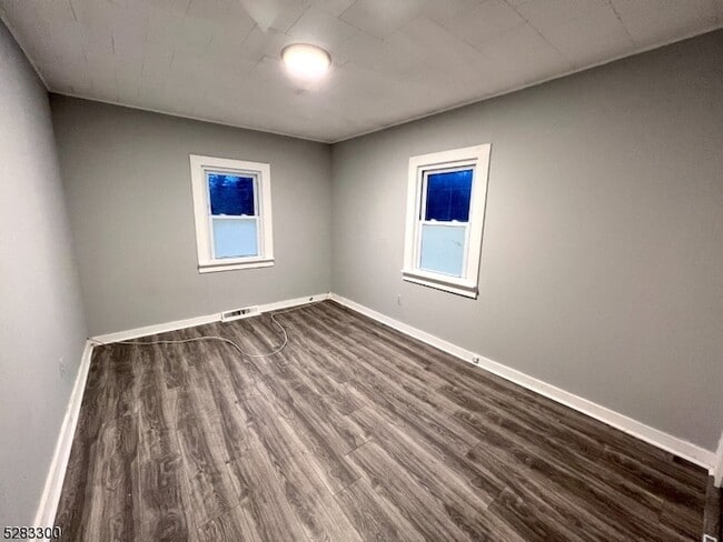 Building Photo - 13 US-206