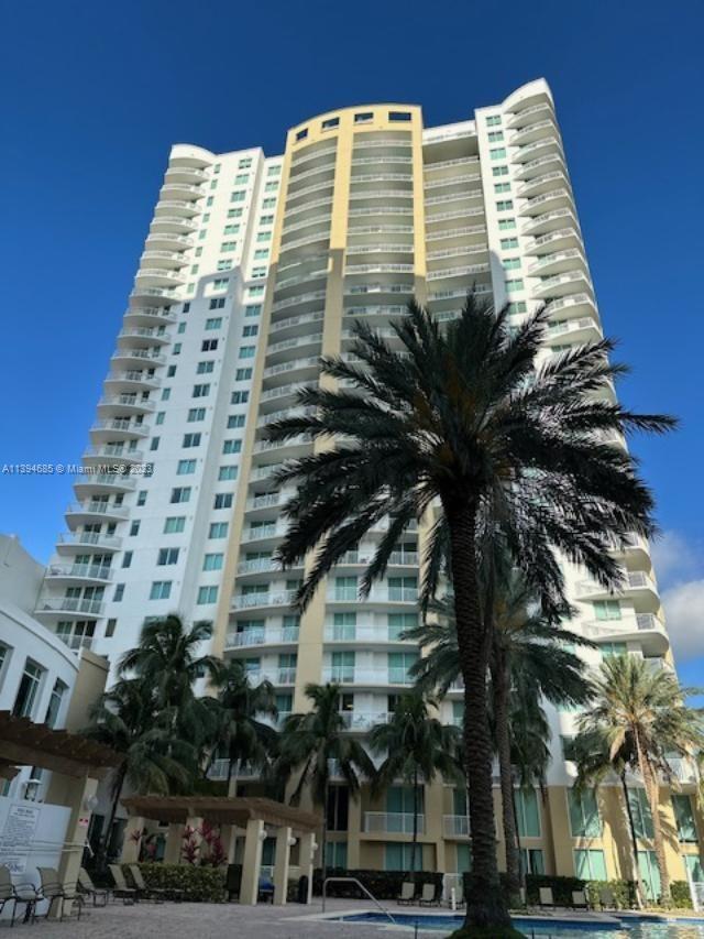 Building Photo - 1755 E Hallandale Beach Blvd