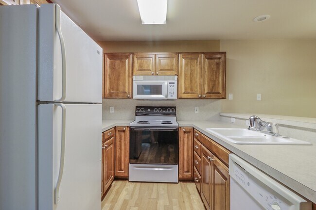 Building Photo - Pre-Leasing  2 bed 2 bath